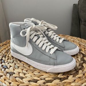Nike Blazer Size 7 Gray